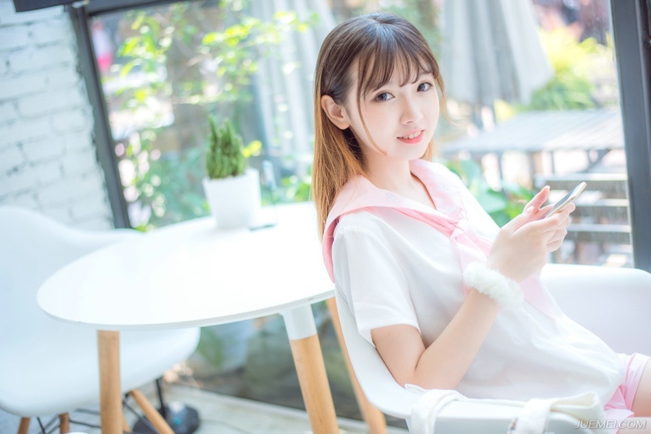 真正的价值并不在人生的舞台上，而在我们扮演的角色中。
